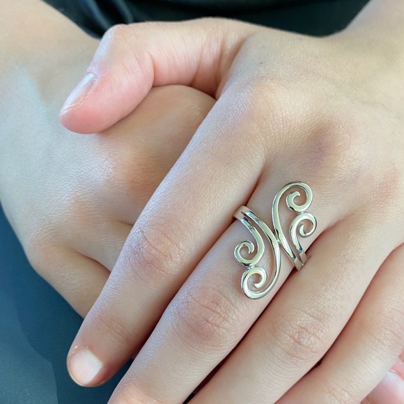 Sterling Silver Swirl Design Ring - Picture 4 of 16